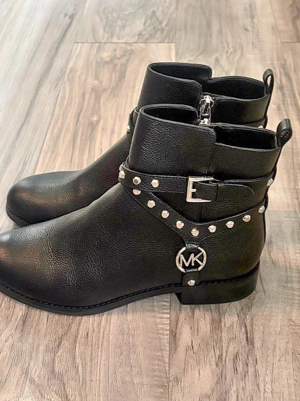 Michael Kors Preston Flat Bootie Studded Leather Ankle Boots US 6.5 Like New